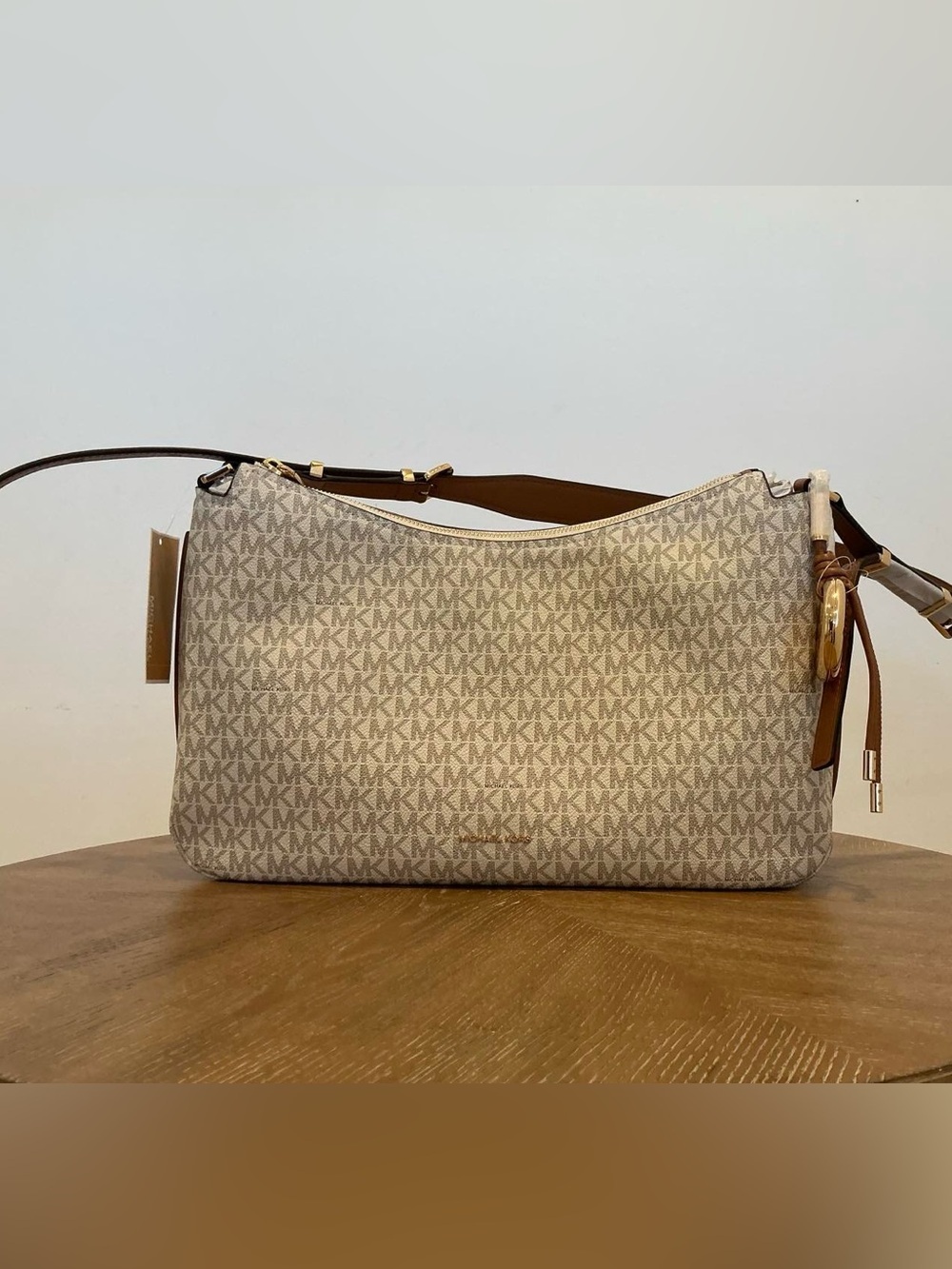 Michael Kors medium Nolita shoulder bag - Picture 7 of 10